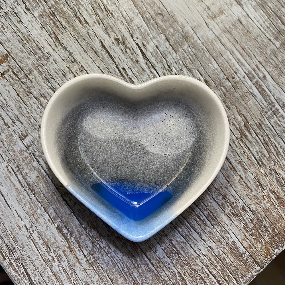 Heart Shaped Dish / Tray - Black + Blue + White + Gray - Picture 8 of 12